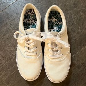 Size 8. Eddie Bauer tennis shoes